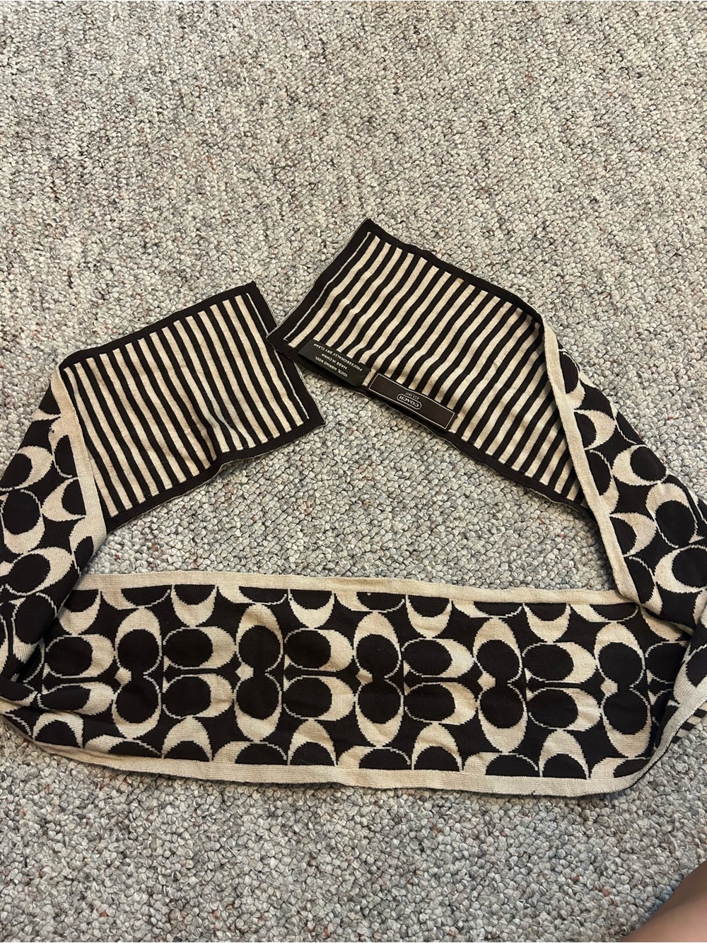 Coach Reversable Scarf Belt in Black and Cream